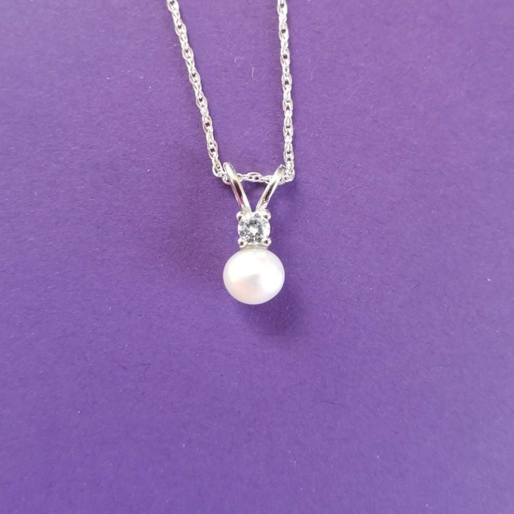 Vantel Pearls "Diamond Girl" necklace